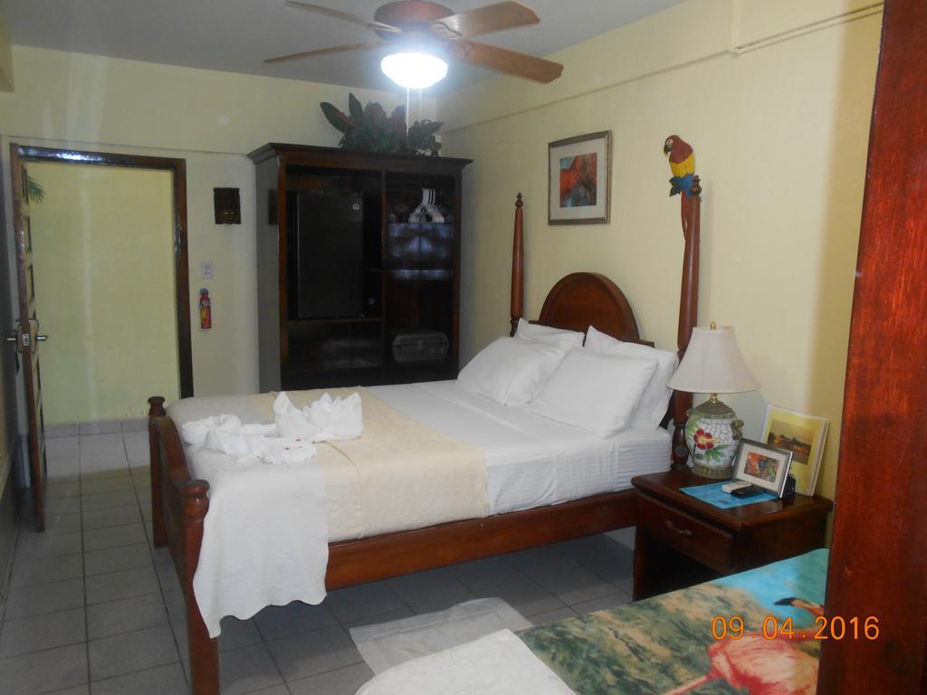 Paradise Resort Placencia Exterior foto